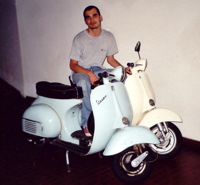 2001_07_19_PD_vespe.jpg.c125d11bd3fbf9c6010e0d4b115e11df.jpg