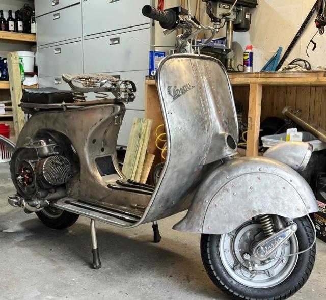 Vespa1.jpg.43543d7b26d5bb30232946a81c1351f1.jpg